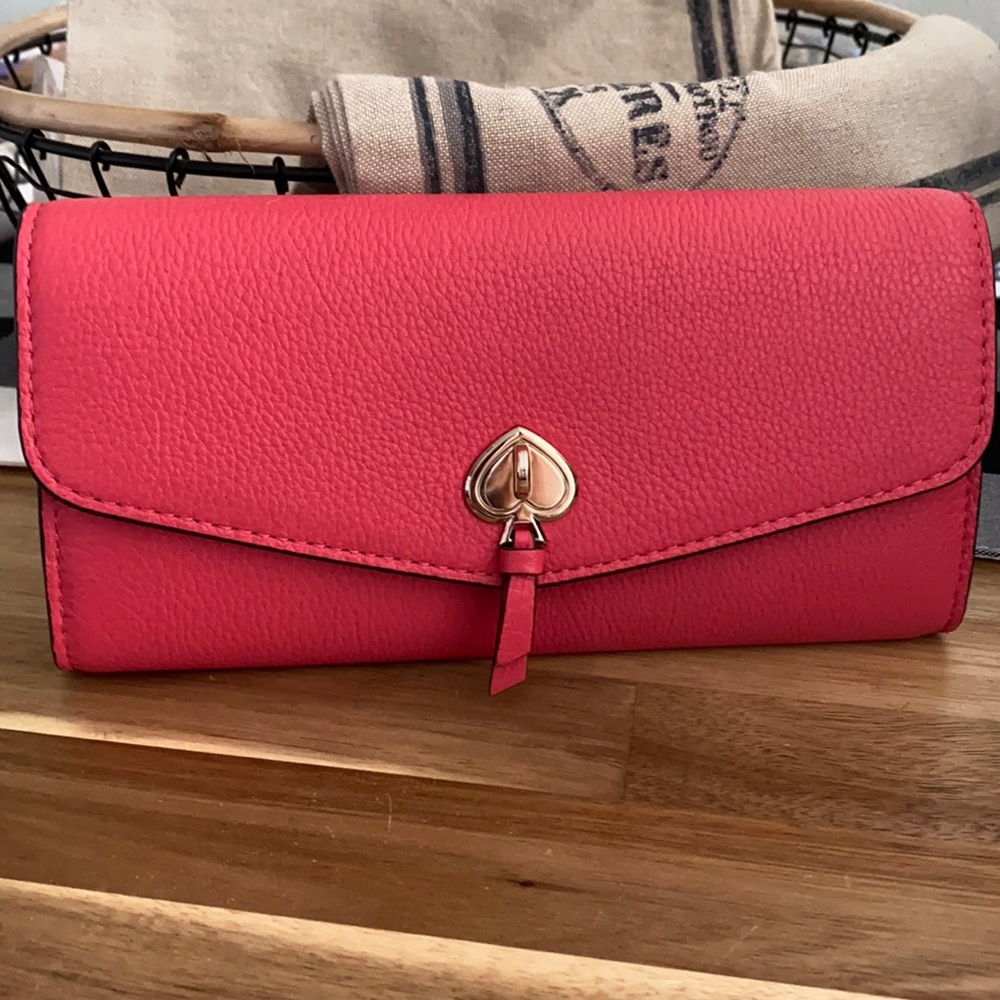 Kate Spade NWT Marti Pebbled Leather Wallet Pink